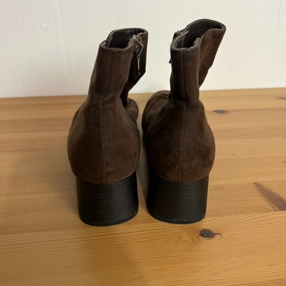 Kelly & Katie Dark Brown Heeled Booties Size 9 Faux Suede - Picture 5 of 6